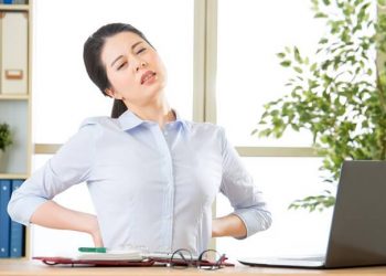 16 Cara Menghindari Terlalu Banyak Duduk Saat Bekerja_Womanindonesia.jpg