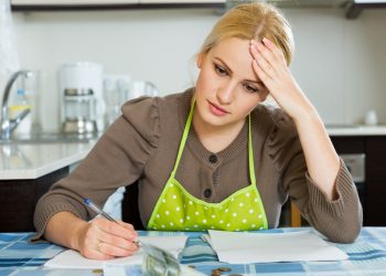 3 Tanda Anda Mengalami Kekerasan Finansial dalam Hubungan_womanindonesia.jpg