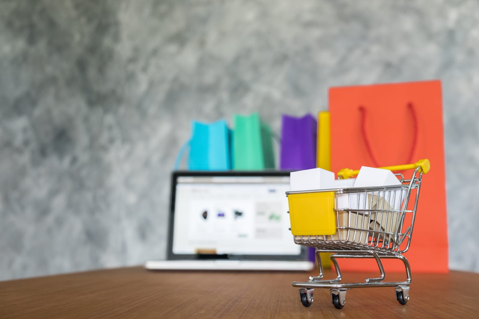 4 E-Commerce Paling Diminati Tahun 2021 2 4 E-Commerce Paling Diminati Tahun 2021_womanindonesia.jpg