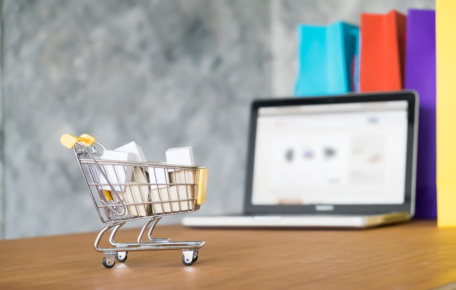 4 E-Commerce Paling Diminati Tahun 2021 4 4 E-Commerce Paling Diminati Tahun 2021_womanindonesia.jpg