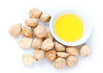 4 Manfaat Minyak Kemiri untuk Kesehatan Rambut_Womanindonesia.jpg