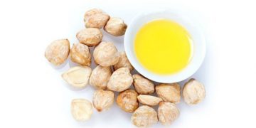 4 Manfaat Minyak Kemiri untuk Kesehatan Rambut_Womanindonesia.jpg