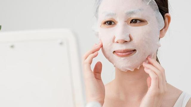 4 Manfaat Sheet Mask untuk Kecantikan Kulit 4 4 Manfaat Sheet Mask untuk Kecantikan Kulit_womanindonesia.jpg