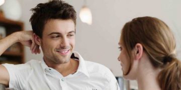 5 Ekspresi Wajah Seseorang yang Ingin Didekati Kami_Womanindonesia.jpg