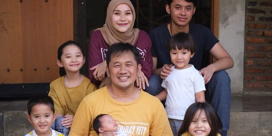 5 Publik Figure yang Memberi ASI Pada Anaknya 4 5 Publik Figure yang Memberi ASI Pada Anaknya Womanindonesia.jpg