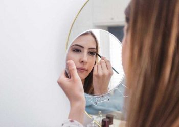 5 Tips Makeup Saat Sakit Agar Tidak Tampak Pucat_womanspedia.jpg
