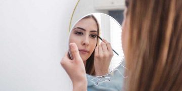 5 Tips Makeup Saat Sakit Agar Tidak Tampak Pucat_womanspedia.jpg