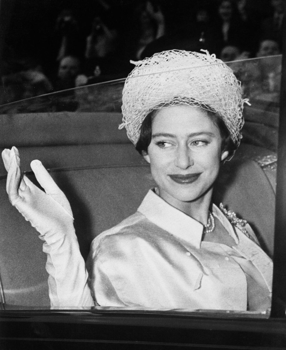 Alasan Ratu Elizabeth II Menolak Mandi Pakai Shower 3 Alasan Ratu Elizabeth II Menolak Mandi Pakai Shower