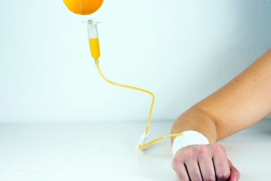 Benarkah Infus Vitamin C Dapat Mendongkrak Daya Tahan Tubuh? 2 Benarkah Infus Vitamin C Dapat Mendongkrak Daya Tahan Tubuh_Womanindonesia.jpg