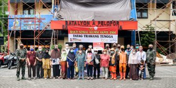 Crazy Rich Jambi dr. Oky Pratama Bagi-bagi Sembako Gratis_Womanindonesia.jpg