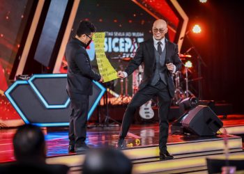 Deddy Corbuzier Kembali Melakukan Aksi Sulap_womanindonesia.jpg