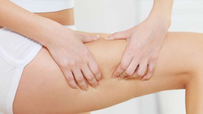 Menggaruk Kulit Saat Menstruasi Sebabkan Stretch Mark, Mitos atau Fakta? 2 Menggaruk Kulit Saat Menstruasi Sebabkan Stretch Mark, Mitos atau Fakta?