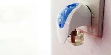 Obat Nyamuk Elektrik Berbahaya Bagi Kesehatan_womanindonesia.jpg