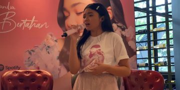 Penyanyi Baru Azzahra Rilis Single Perdana Untuk Apa Bertahan Womanindonesia.jpg