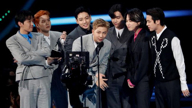Video Musik BTS "Boy With Luv" Mencapai 1,4 Miliar Views 2 Video Musik BTS Boy With Luv Mencapai 1,4 Miliar Views_womanindonesia.jpg