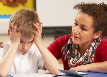 4 Bahaya Overprotektif Pada Anak, Poin Ke-2 Anak Berisiko Depresi_womanindonesia.jpg