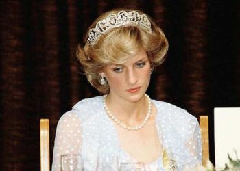 5 Gaya Berpakaian Mendiang Putri Diana yang Mendunia4_womanindonesia