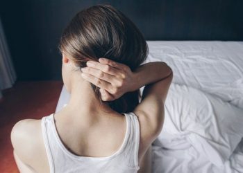5 Penyebabnya Sakit Leher Saat Bangun Tidur dan Tips Mengatasinya_womanindonesia.jpg