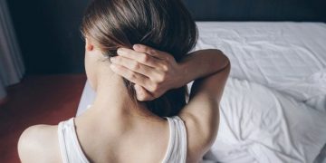 5 Penyebabnya Sakit Leher Saat Bangun Tidur dan Tips Mengatasinya_womanindonesia.jpg