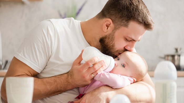 Menjadi Ayah: Simak 5 Hal yang Harus Dipersiapkan 3 5 Tips Menarik Diri Menjadi Ayah_womanindonesia.jpg