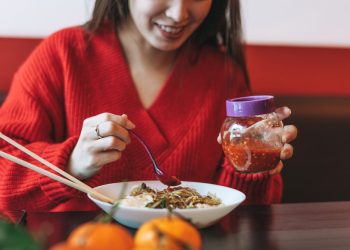 6 Alasan Doyan Makanan Pedas Bisa Panjang Umur_womanindonesia.jpg