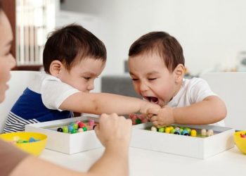 Anak Pelit Pada Temannya, Simak 6 Cara Mengatasinya_womanindonesia.jpg