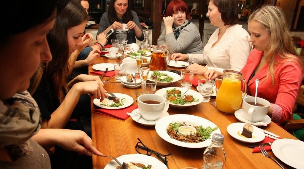 Anti Gendut... Ini Waktu yang Tepan untuk Makan Malam_womanindonesia.jpg
