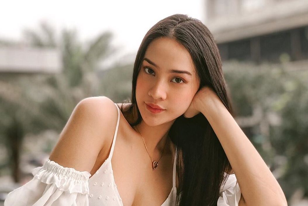 Pernah Dibully, Kini 9 Aktris Ini Semakin Cantik 3 Pernah Dibully, Kini 9 Aktris Ini Semakin Cantik