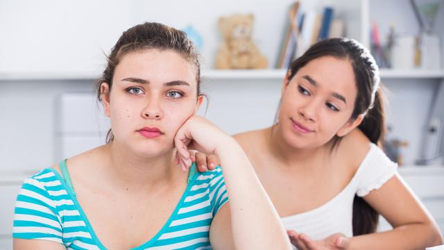 Hubungan Pertemanan Retak? Ini 4 Tips Memperbaikinya 2 Hubungan Pertemanan Retak Ini 4 Tips Memperbaikinya_womanindonesia.jpg