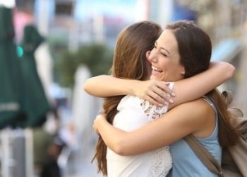 Hubungan Pertemanan Retak Ini 4 Tips Memperbaikinya_womanindonesia.jpg