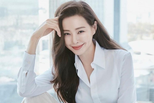 Selamat! Honey Lee Umumkan Pernikahan dengan Pacar Non-Selebriti 2 Selamat! Honey Lee Umumkan Pernikahan dengan Pacar Non-Selebriti