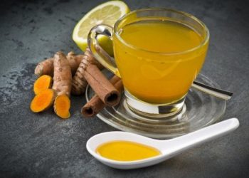 Basmi Jerawat yang Meresahkan dengan 6 Minuman Berikut