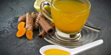 Basmi Jerawat yang Meresahkan dengan 6 Minuman Berikut