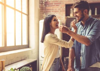 Posisi seks berdiri bersama pasangan - Womanindonesia.co.id