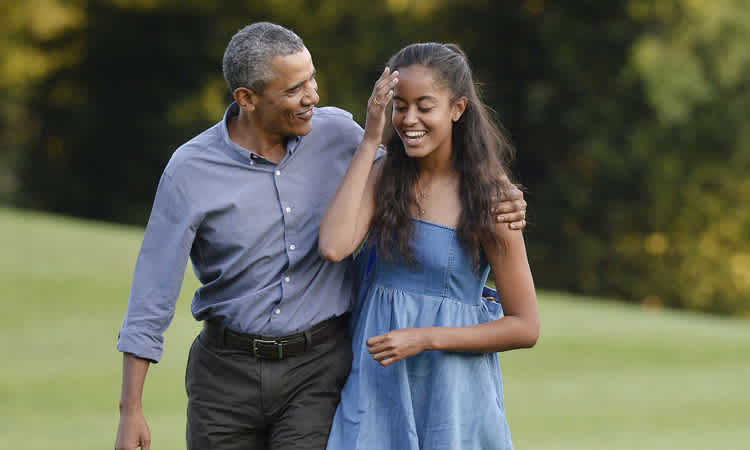 7 Pola Asuh Obama Kepada Anaknya 2 7 Pola Asuh Obama Kepada Anaknya_womanindonesia.co.id