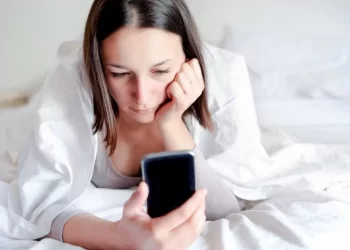 Blokir Mantan di Sosial Media, Benarkah Mempercepat Move On?