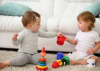 Mengajarkan Anak Berbuat Baik Sejak Dini