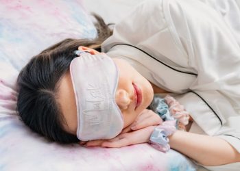 Shandy Purnamasari Produksi Sarung Bantal Berteknologi Nano Silver