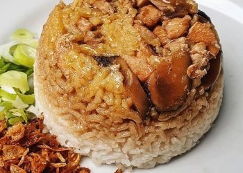 Resep dan Tips Membuat Nasi Tim Ayam untuk Sarapan_womanindonesia.co.id