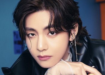 V BTS "Christmas Tree" Pecahkan Rekor Lagu Korea dengan Durasi Terlama No. 1 di Chart iTunes