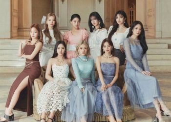 fromis_9 Pecahkan Rekor untuk Pre-Order Saham dengan 'Midnight Guest'