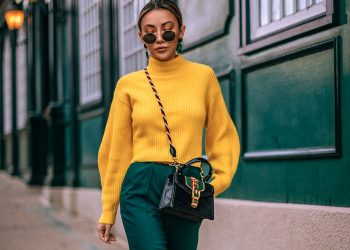 6 Ide Mix and Match Warna Baju yang Meningkatkan Mood