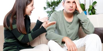 Benarkah Uang Selalu Menjadi Sumber Pertengkaran Dalam Rumah Tangga?