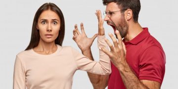 Toxic Relationship, Ini 4 Hal yang Paling Merugikan Jika Tetap Mempertahankan Pasangan_womanindonesia.co.id