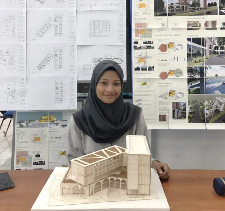 Azizah Rigma Arum Pawestri, Lulusan Cumlaude Teknik Arsitektur UGM 2 Azizah Rigma Arum Pawestri, Lulusan Cumlaude Teknik Arsitektur UGM_womanindonesia.co.id