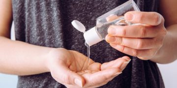 Ketahui 4 Dampak Buruk Hand Sanitizer Pada Kulit Tangan_womanindonesia.co.id