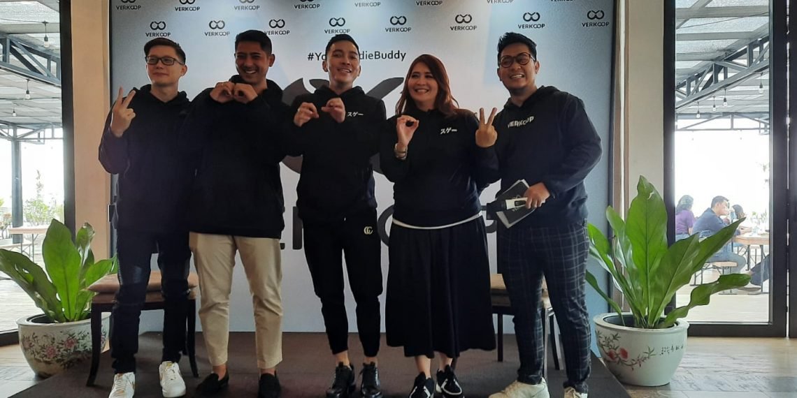 Arya Saloka dan Dr. Ekles Luncurkan Brand Fashion Verkoop_womanindonesia.co.id