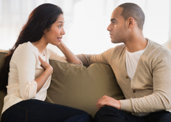 10 Cara Berkomunikasi dengan Pasangan untuk Keluar Dari Konflik_womanindonesia.co.id