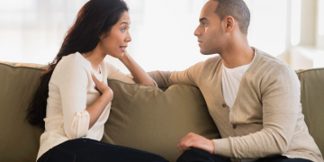10 Cara Berkomunikasi dengan Pasangan untuk Keluar Dari Konflik_womanindonesia.co.id