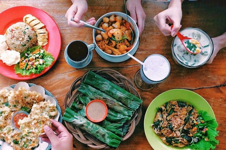 4 Cara Seru Memperkenalkan Makanan Tradisional Kepada Anak 2 4 Cara Seru Memperkenalkan Makanan Tradisional Kepada Anak_womanindonesia.co.id